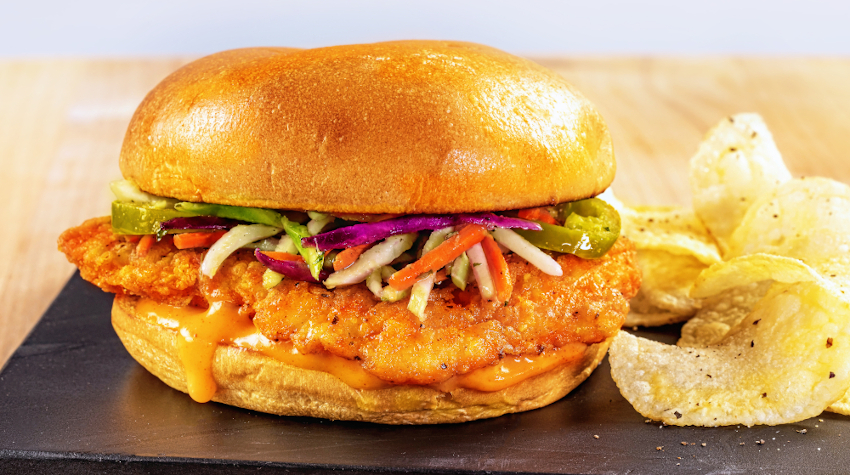 Spicy Chicken Sandwich With Chips 850X475